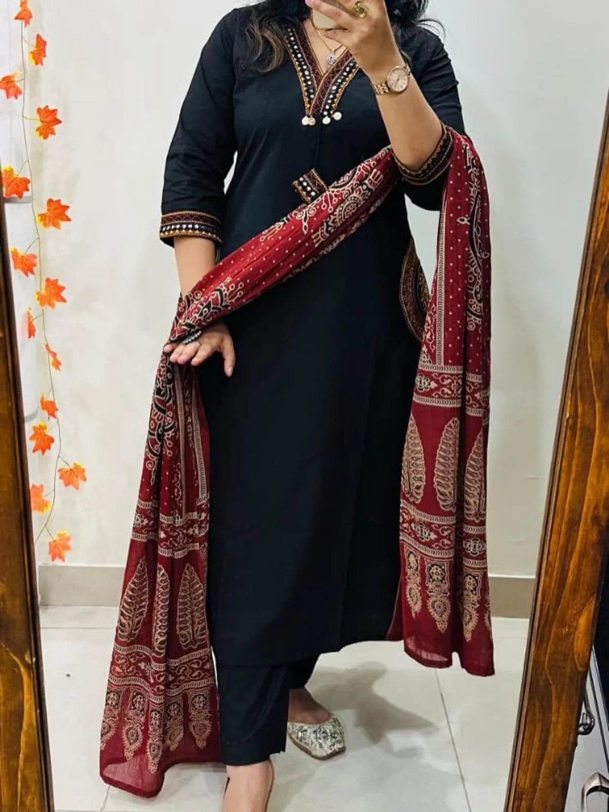 Elegant Black Kurta Pant Set with Ethnic Maroon Dupatta