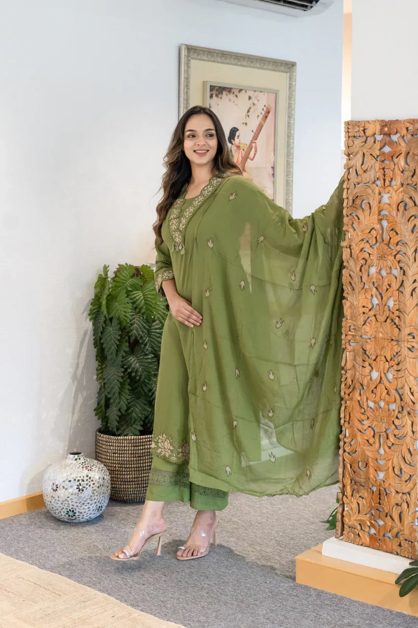 Floral Embroidered Thread Work Pure Cotton Kurta with Palazzos & With Dupatta