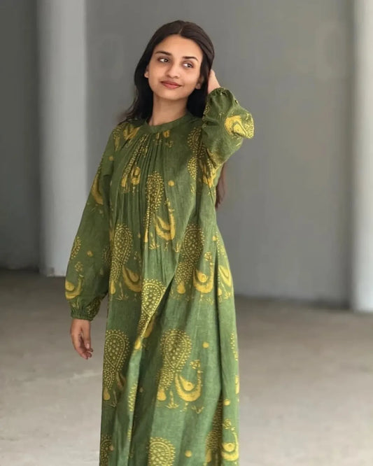 Elegant Green Anarkali Kurta with Ethnic Paisley Design