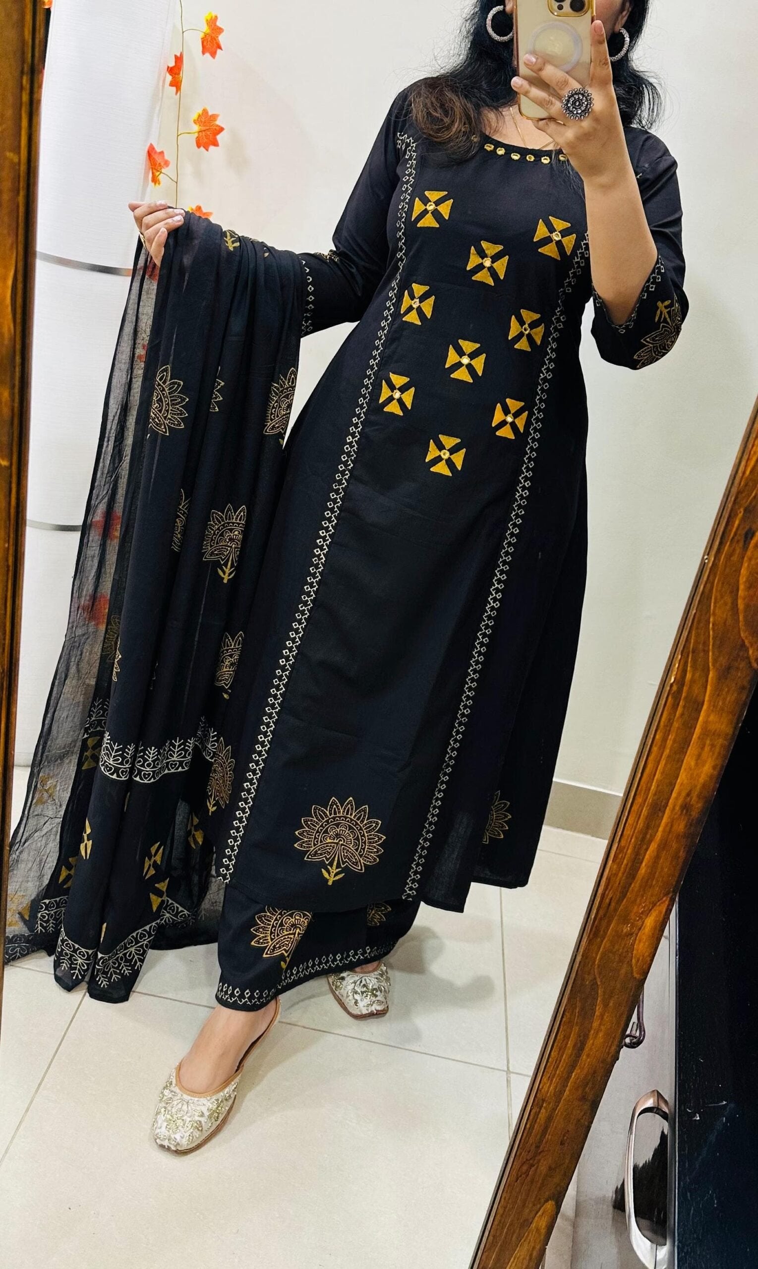 Label roohani Beautiful kurti pant dupatta set in Premium Rich Cotton with heavy Sequin work in yoke paired with fine Cotton dupatta